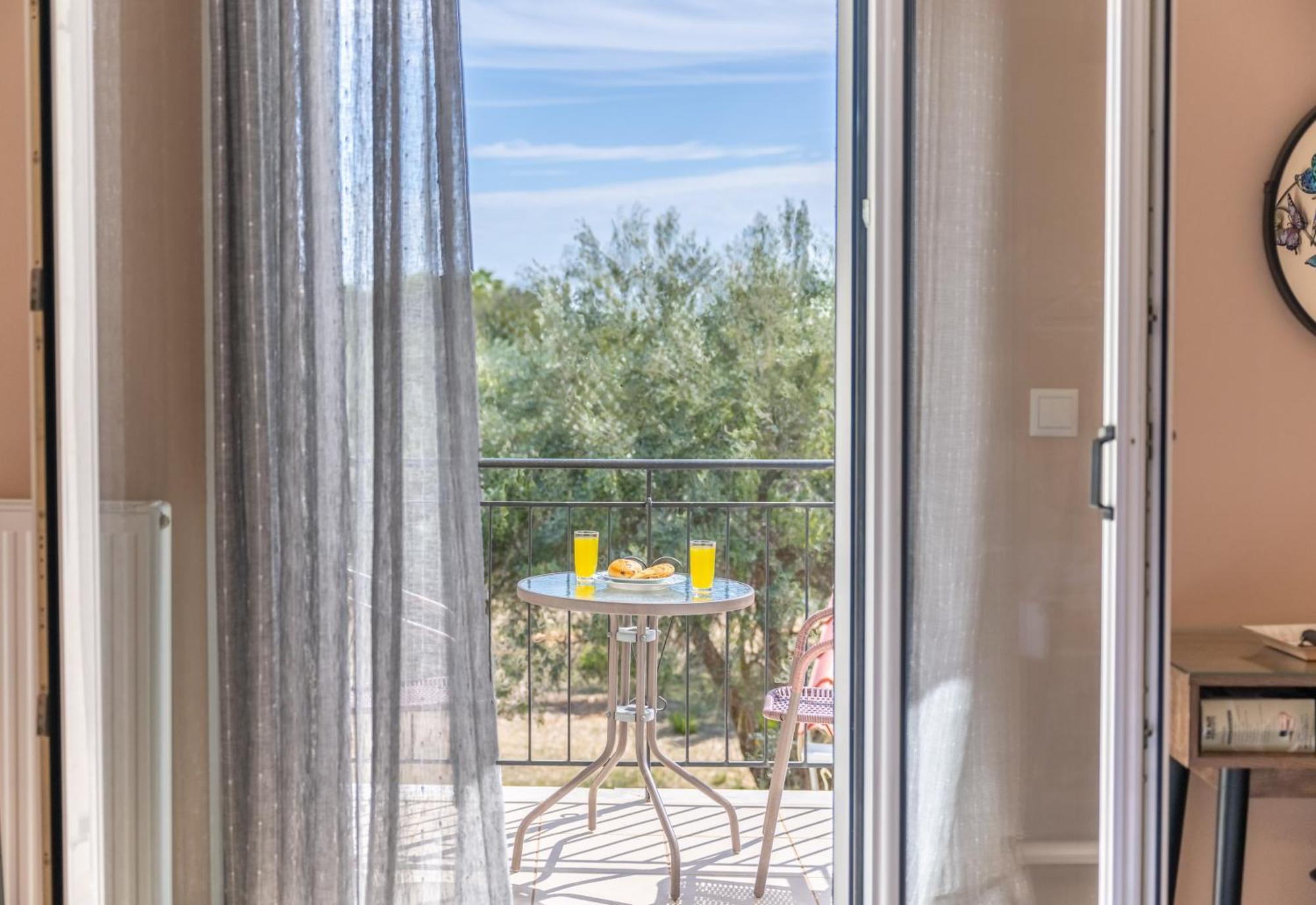 Vista Verde Studios & Apartments Σβορωνάτα Εξωτερικό φωτογραφία